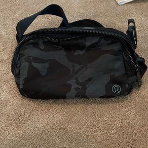 Lululemon Everywhere Belt Bag